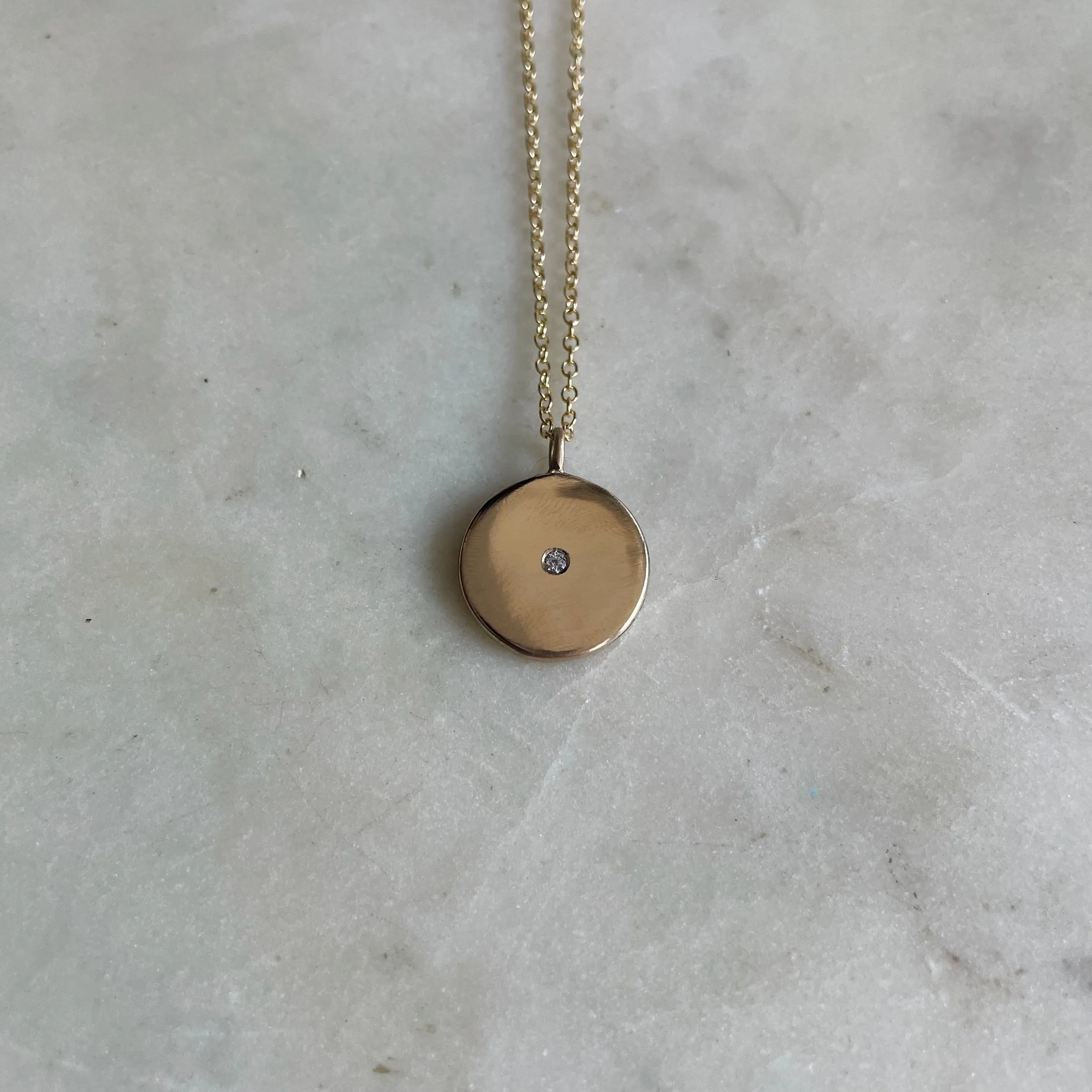 14K GOLD MINIMAL CIRCLE STONE PENDANT