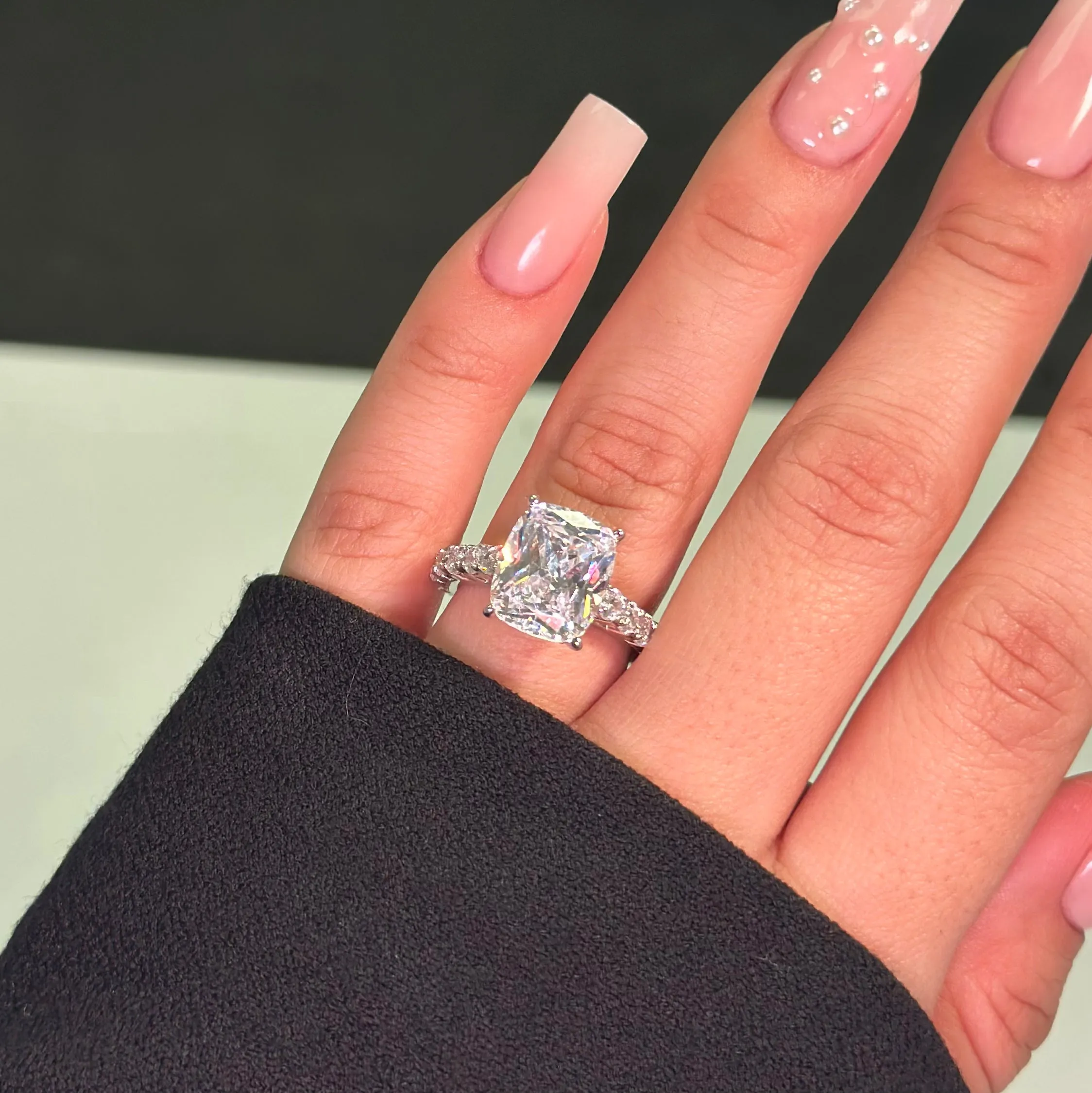 ARABELLA MOISSANITE RING