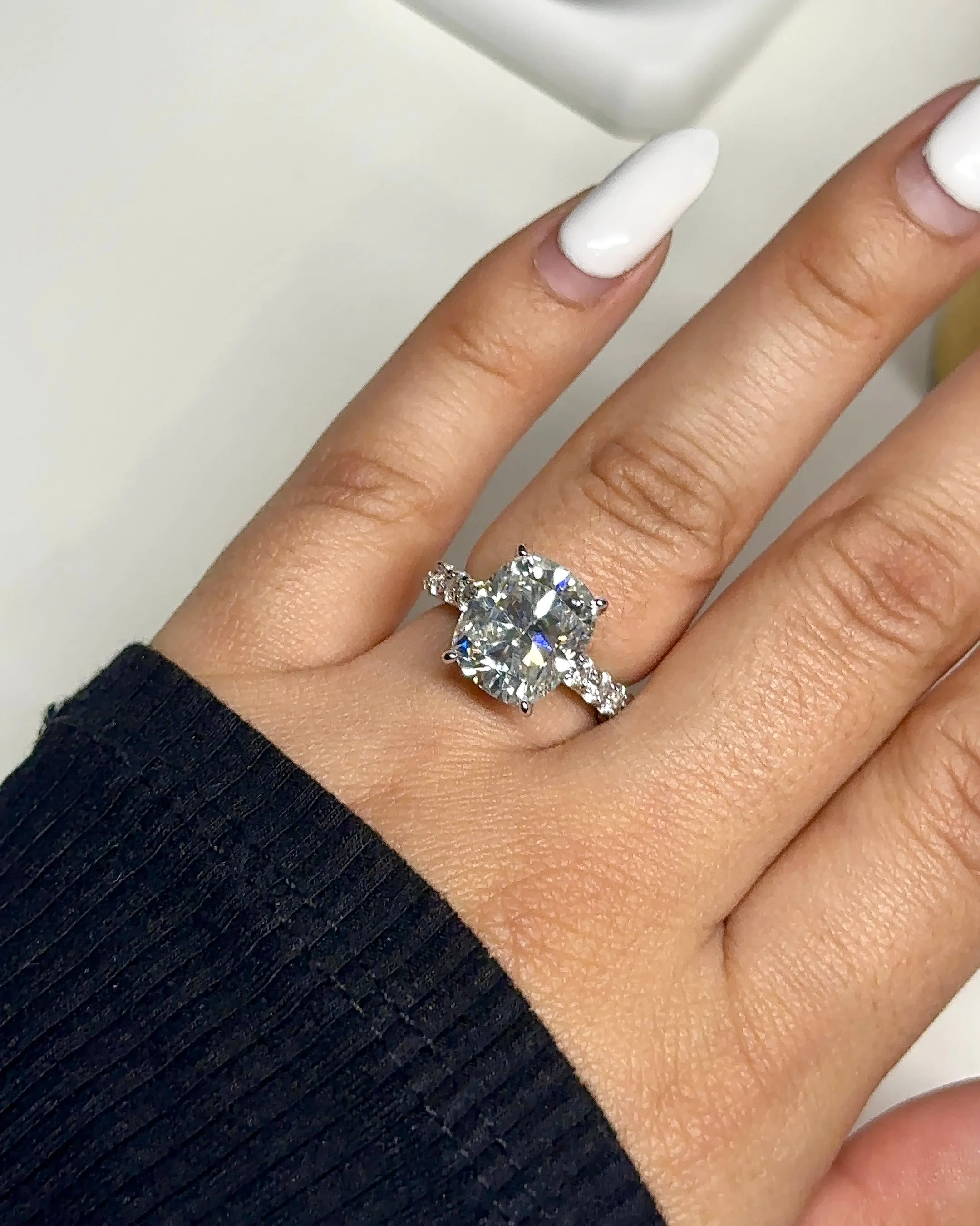 ARABELLA MOISSANITE RING