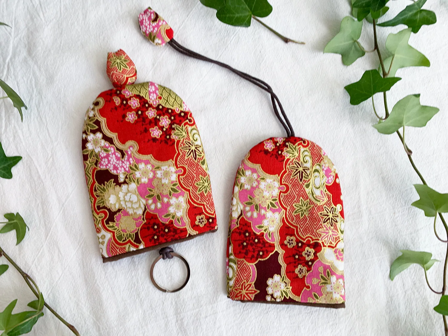 Handmade Key pouch - Key holder | Red Floral